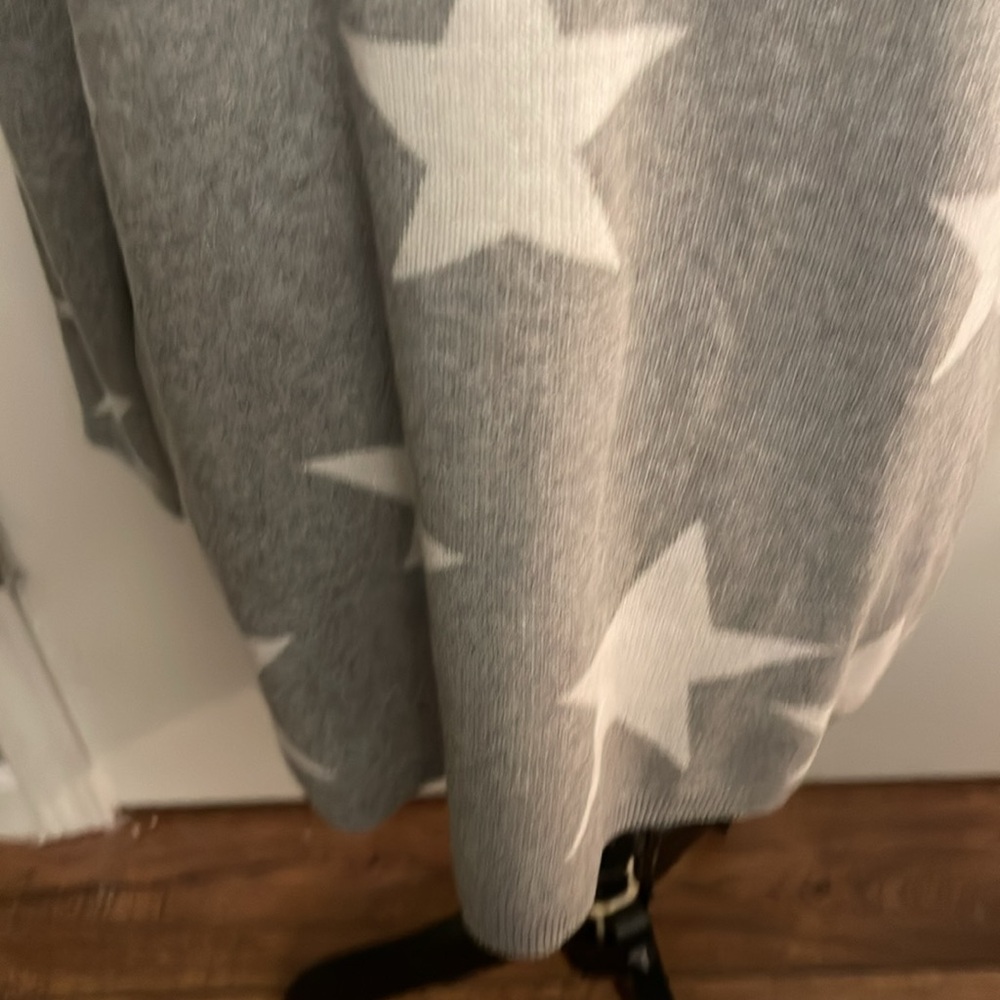 Sweater - Picture 3 of 8